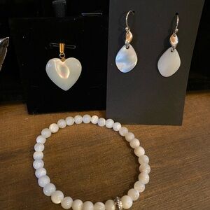 Elegant White Mother Of Pearl Jewelry Set